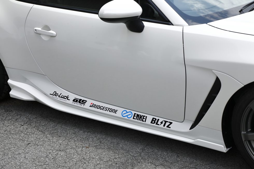 【カーボン調】トヨタ 86 スバル BRZ ZC6 ZN6 サイドステップ